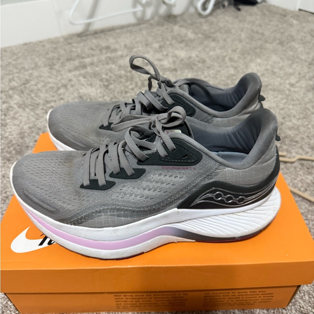 Women's Gray Athletic Running Shoes with Subtle Pink Accent
